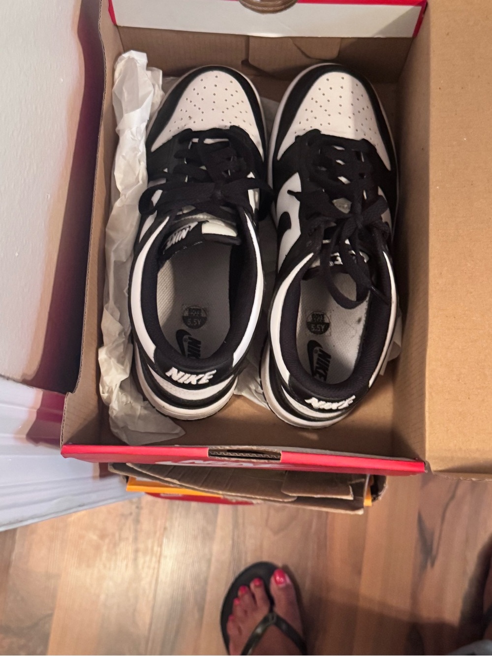 Nike Kids Black and White Low-Top Sneakers with Black Lace .